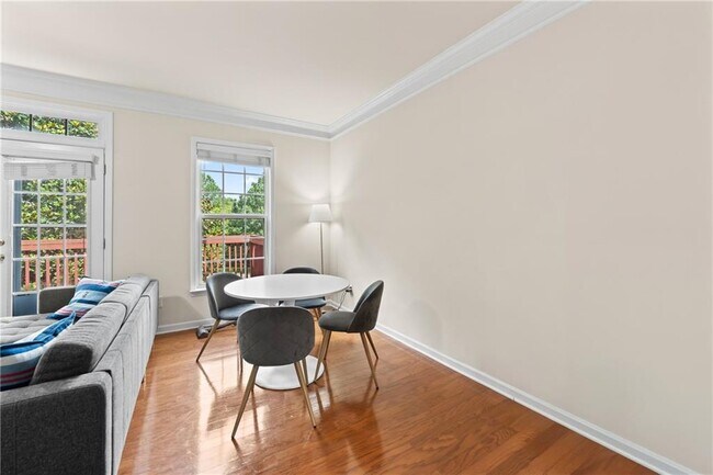 Building Photo - 11200 Brunson Dr