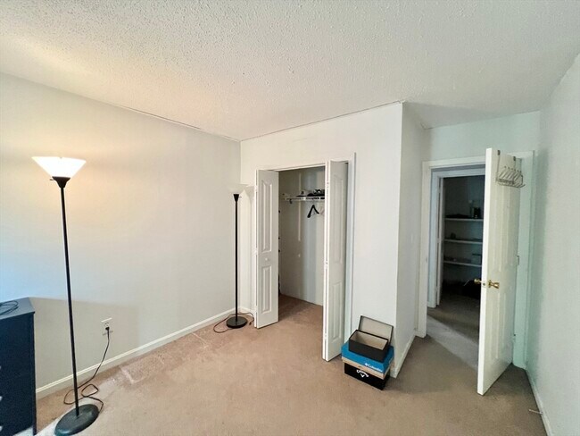 Building Photo - 1506 Gorham St