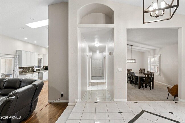 Building Photo - 8611 W Foothill Dr
