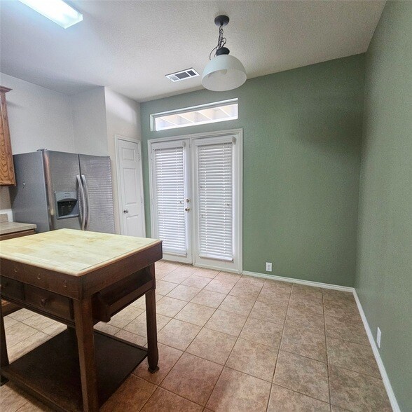 Building Photo - 10741 Traymore Dr