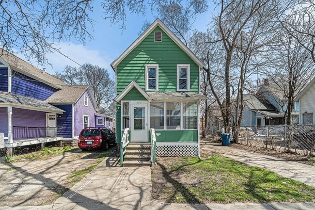 Building Photo - Single-Family Home - 4 Bedroom, 1 Bathroom