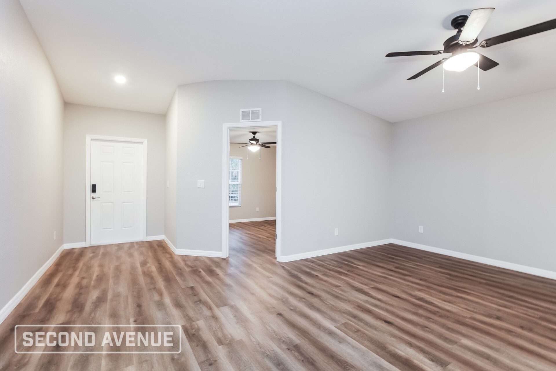 Building Photo - 14103 Hughes Ave