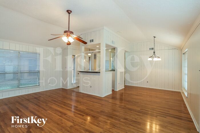 Building Photo - 613 W Castle Harbour Dr