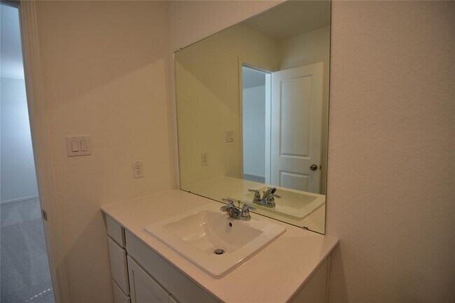 Building Photo - 275 Bugbee