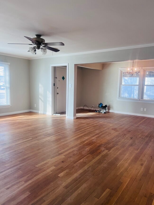 Building Photo - 2013 S Milam St