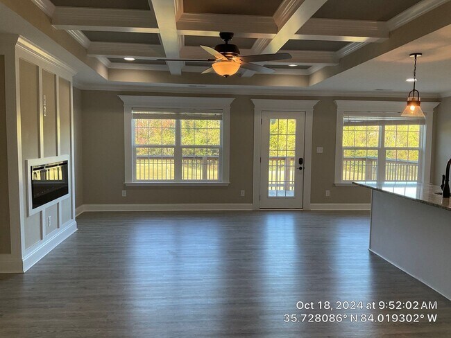 Building Photo - One Year Old - 3 Bedroom House