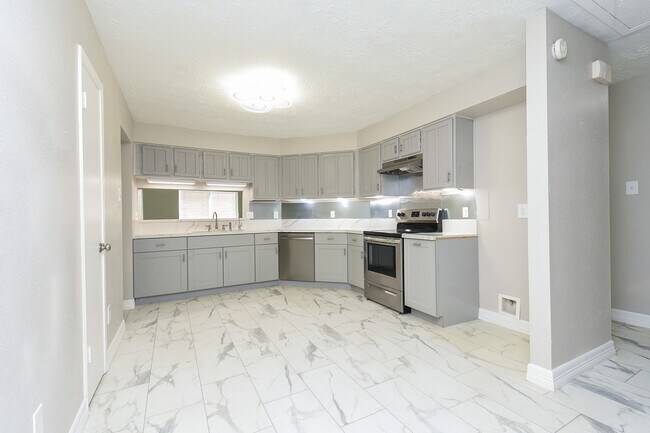 Building Photo - 8307 Stagewood Dr