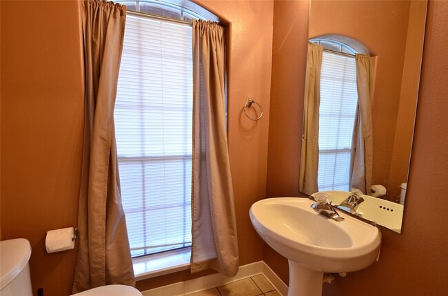 Building Photo - 2710 Grants Lake Blvd