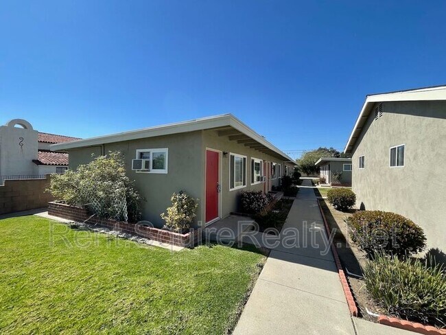 Building Photo - 1015 N Azusa Ave