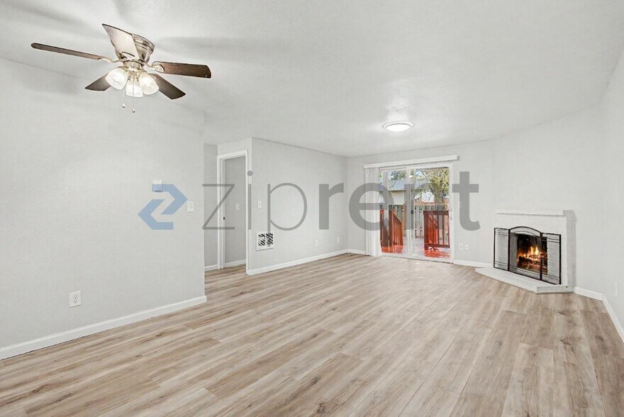 Building Photo - 9660 SW Prairie Terrace