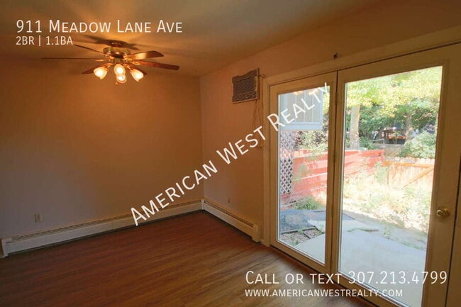 Building Photo - 911 Meadow Ln Ave