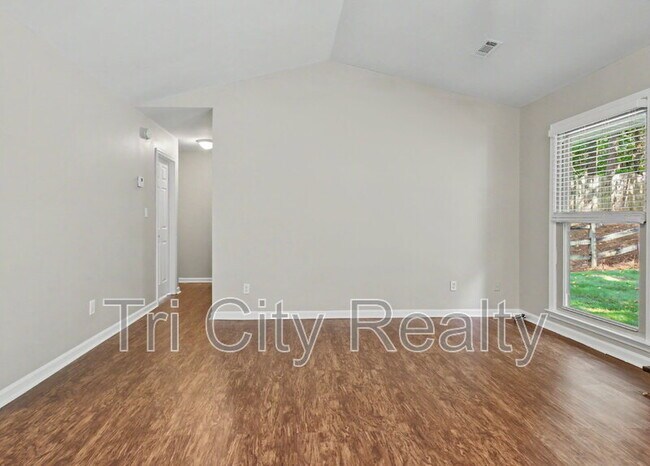 Building Photo - 317 Summer Pl