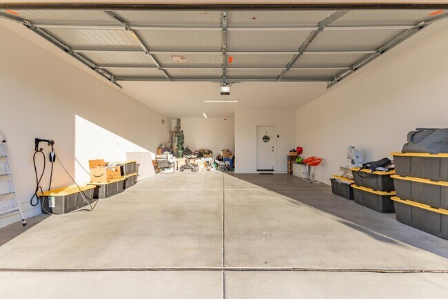 Building Photo - 6759 N 128th Dr