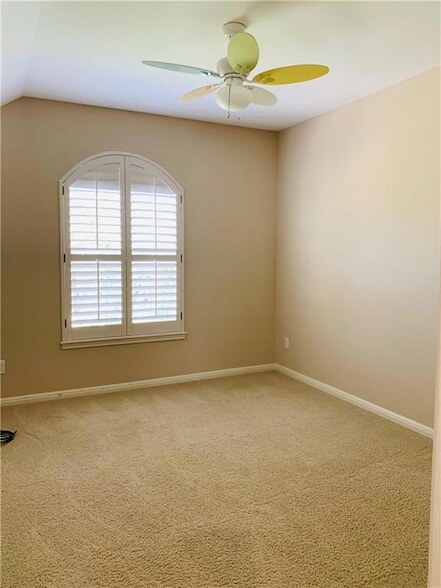 Building Photo - 3815 Lagoona Dr