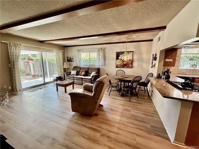 Building Photo - 22216 Del Valle St