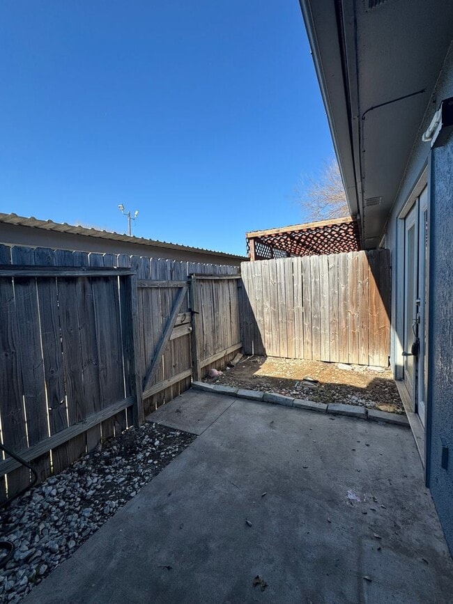 Building Photo - Southside-Duplex-Includes Water & Trash