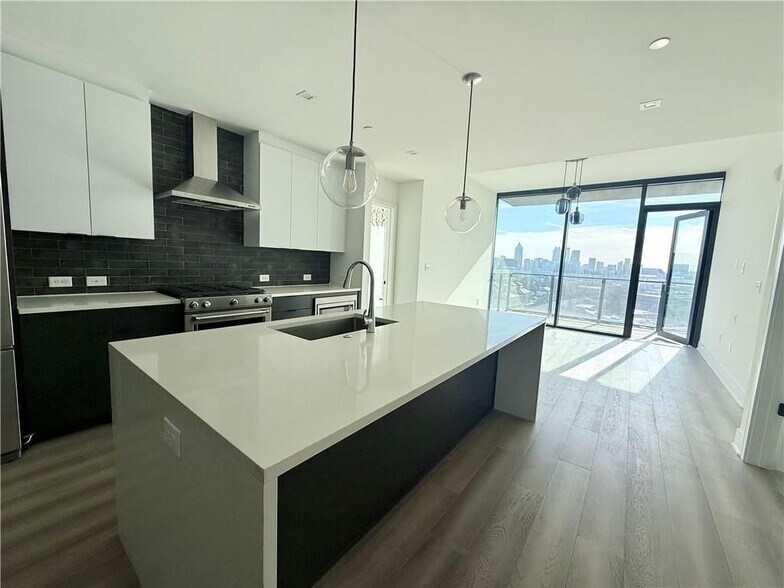 Building Photo - 788 West Marietta St NW