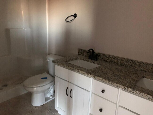 Building Photo - 66 Bellvue Dr