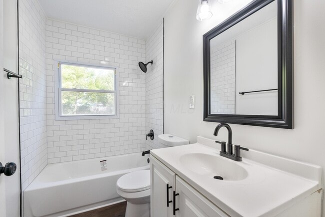 Building Photo - 2778 Grasmere Ave