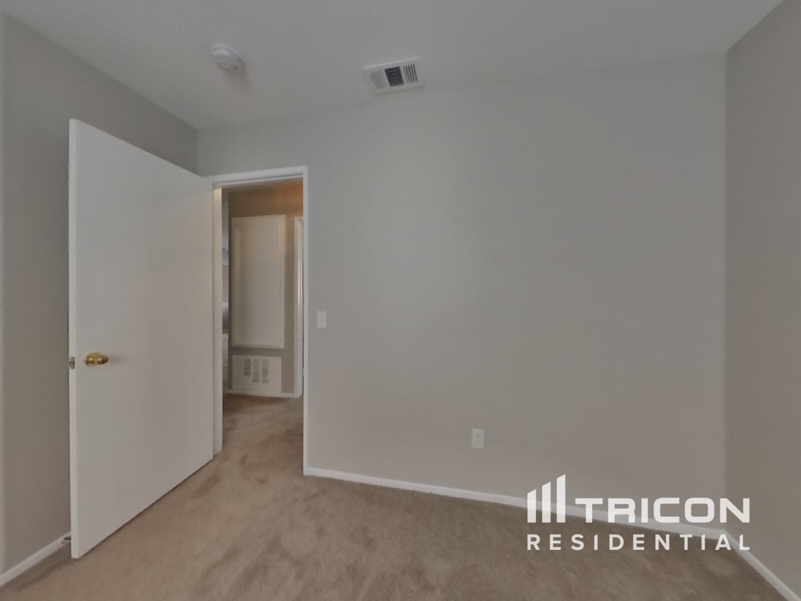Building Photo - 16946 Sorrento Ln