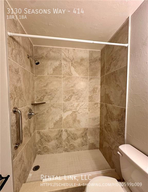 Building Photo - 3130 Seasons Way