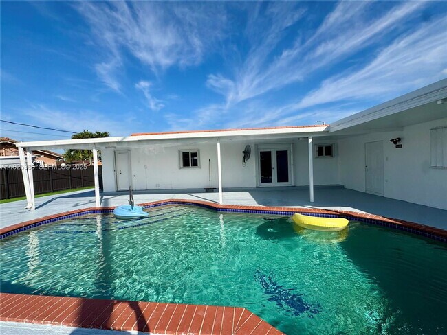 Building Photo - 12812 SW 20th St