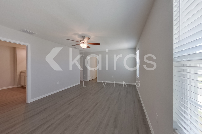 Building Photo - 8613 SW 43rd Ter