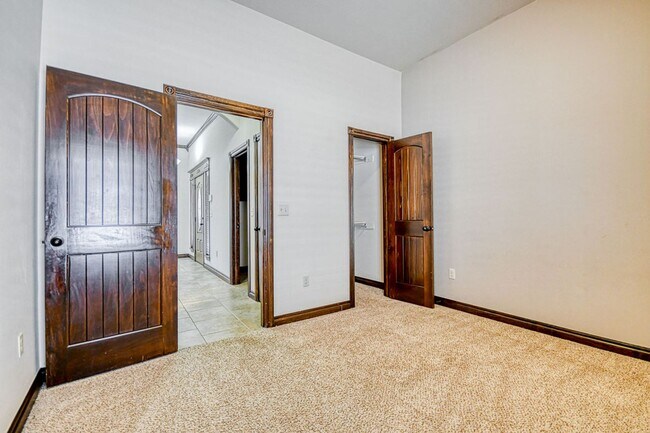 Building Photo - Beautiful home in Williamson Farms!
