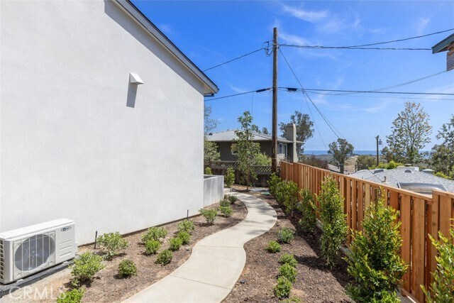 Building Photo - 21552 Treetop Ln