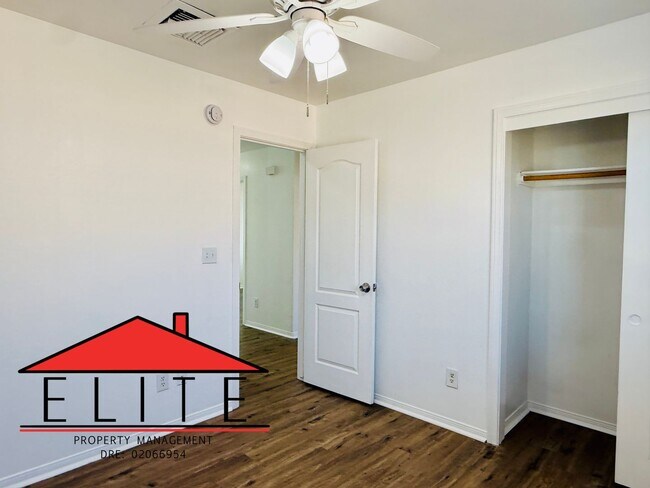 Building Photo - AVAILABLE NOW!!!