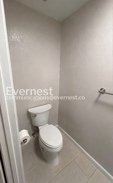 Building Photo - 4936 Creekwood Dr