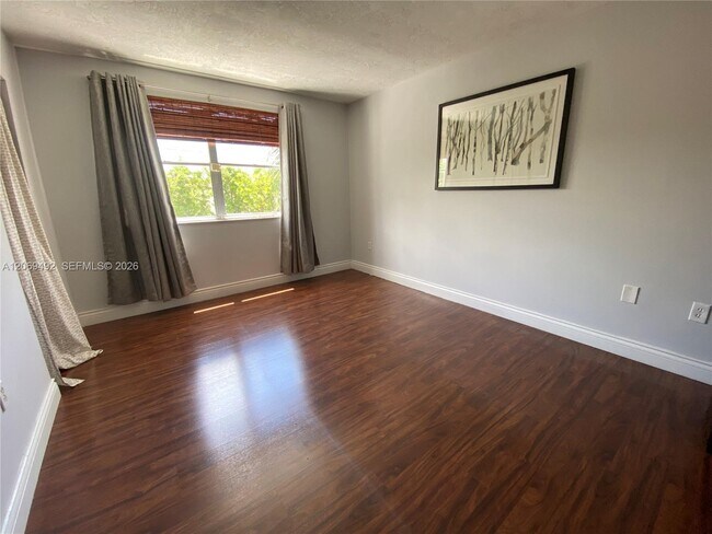 Building Photo - 4530 SW 68th Ct Cir
