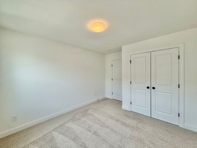 Building Photo - 4821 Gossamer Ln
