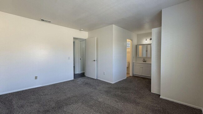 Building Photo - 11231 Reddiford Ct