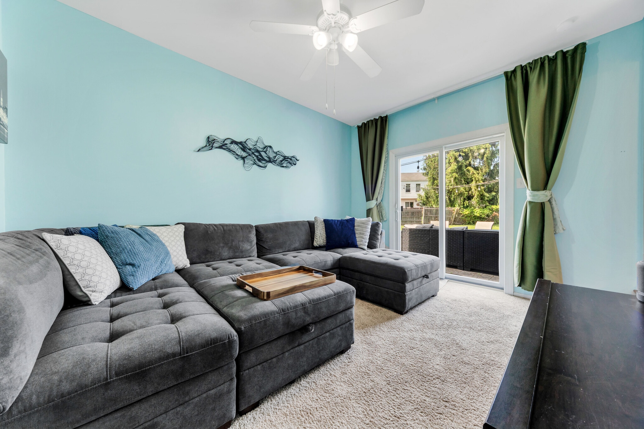 Flex bonus room (main level) - 37 Curry Ln