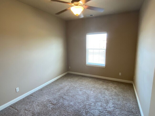 Building Photo - 2815 Northridge Pkwy