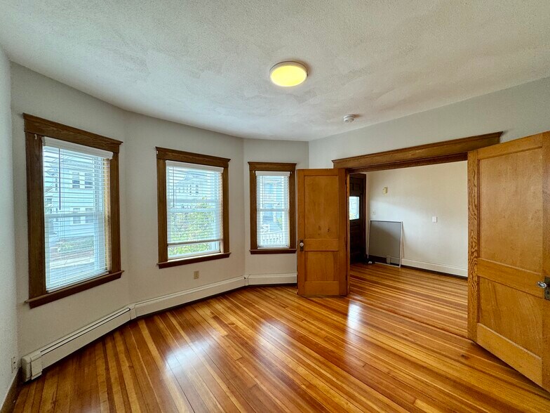 Building Photo - 29 Frederick Ave