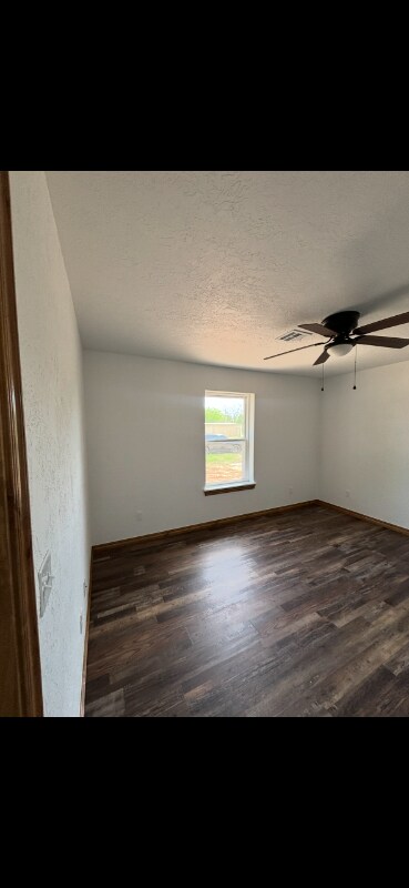 Building Photo - 407 W Adler Ave