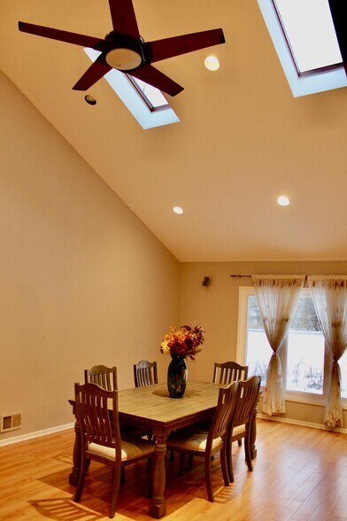 Building Photo - 3443 Buena Rd