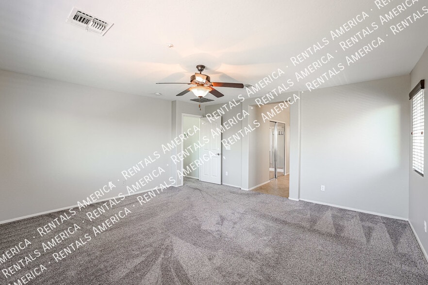 Building Photo - 7045 S Legend Dr