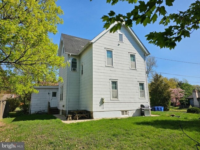 Building Photo - 534 Park Ave