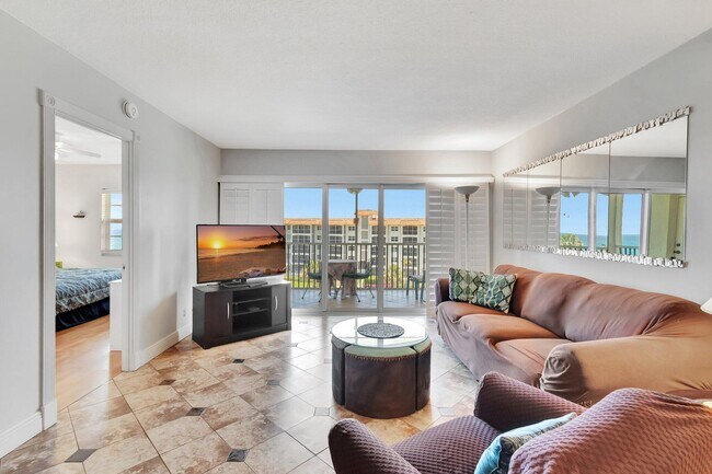 Building Photo - 2871 N Ocean Blvd