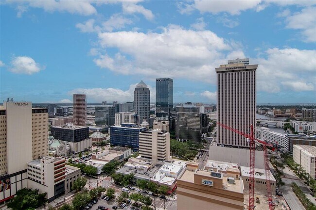 Building Photo - 777 N Ashley Dr