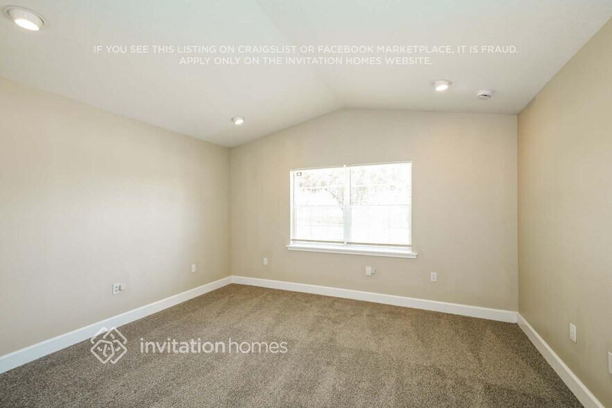 Building Photo - 3236 Forestbrook Dr N