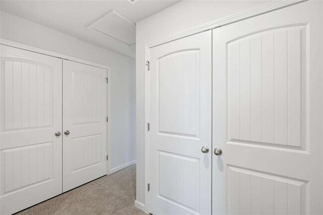 Building Photo - 5971 Skylar Dr