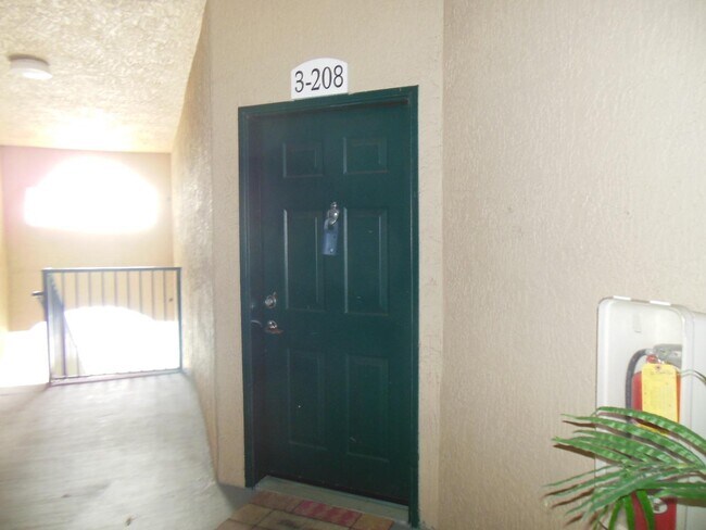 Building Photo - 15025 Michelangelo Blvd