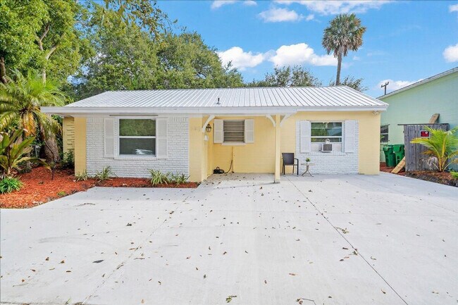 Building Photo - 140 McLeod St