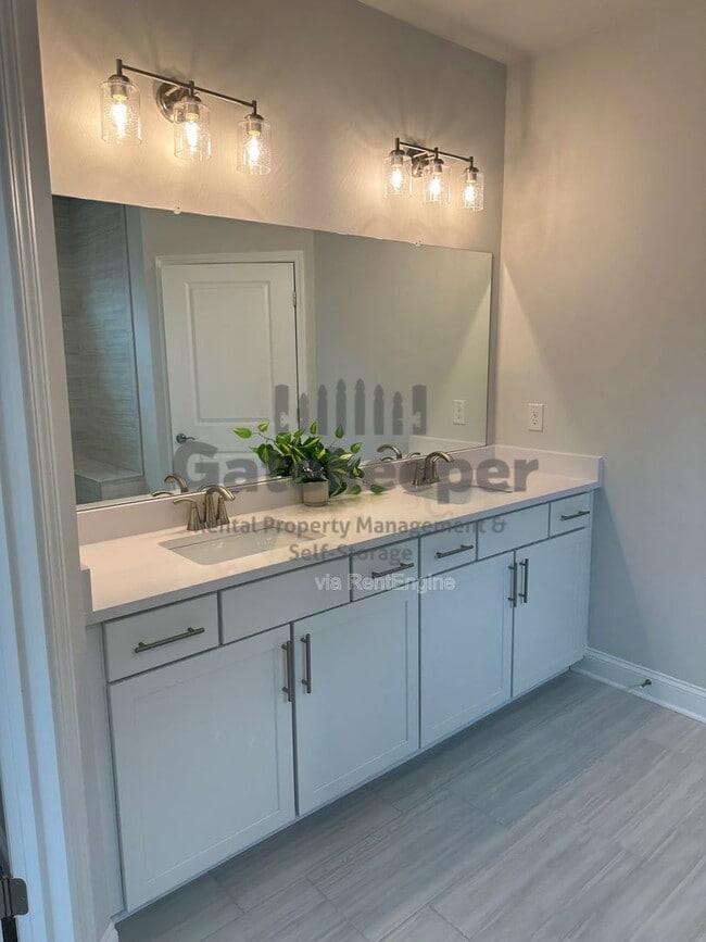 Building Photo - 505 Colebrook Wy