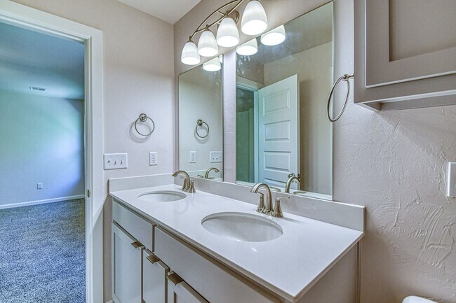 Building Photo - Brand New Construction!  Lawn care included!