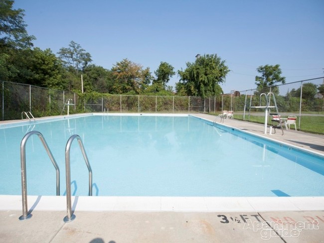 Pool - Cherry Branch Townhomes